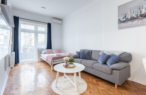 Zagreb Apartment | Cozy Stay in a Prime Location - Family-Friendly Hotel