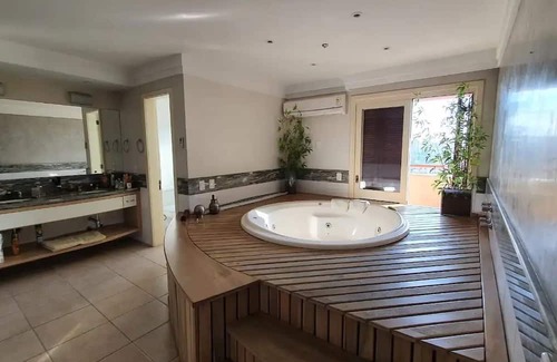 Bom Fim Apartment | Spacious 85 m² Private Flat with Hotel Services & Amenities