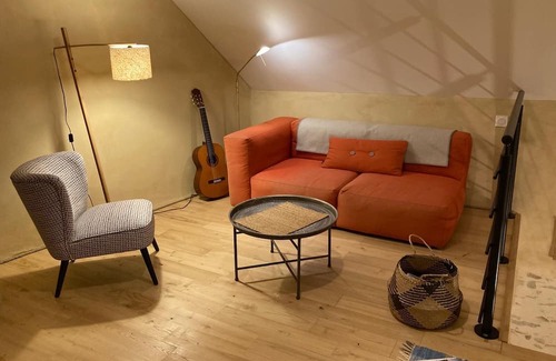 Saint-Seglin Apartment | Relaxing Stay at Le 6: Family-Friendly and Serene Retreat
