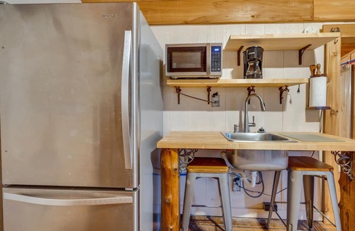 Wellston Apartment | Cozy Jackson County Studio Near Fire Pits & ATV Trails