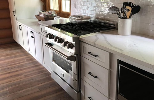 Wautoma Cabin | Log cabin on the lake. Game room, fire pit, near golf & supper clubs! Sleeps 14