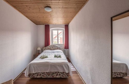 Unsleben Apartment | Holiday home Old Brewery at the moated castle