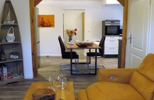 Zussow House | Modern Retreat with Family-Friendly Amenities and Breakfast