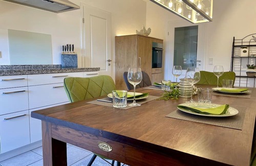 Miesbach House | Family-Friendly Oberland Kruisberg with Kitchen Amenities