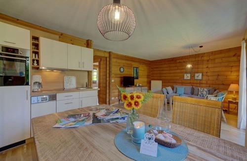 Mitterfirmiansreut House | Modern Retreat at Mitterdorf: Family-Friendly Getaway