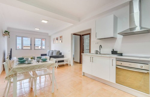 Sardina Apartment | Relaxing Home2Book Apartment with Pool in Playa de Sardina