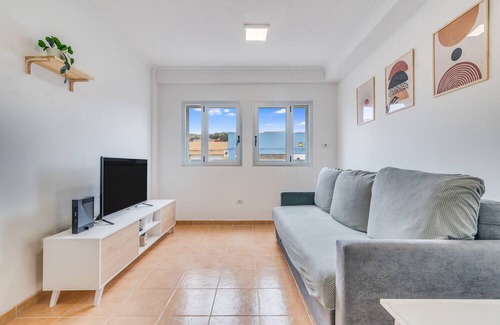 Sardina Apartment | Relaxing Home2Book Apartment with Pool in Playa de Sardina