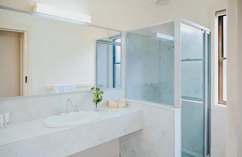 Moama Apartment | Pet-Friendly Retreat Near Murray River in Moama