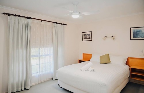 Moama Apartment | Pet-Friendly Retreat Near Murray River in Moama