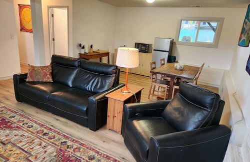 Gresham Apartment | Quaint 1 Bedroom Retreat in Gresham Near PDX & Shopping