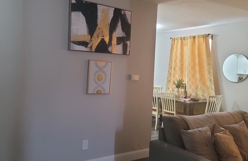 Wynnefield Apartment | Convenient Stay Near St. Joe's and Local Dining Options