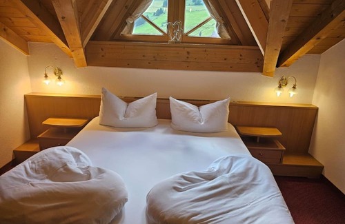 Ischgl Apartment | Comfortable Apartment for 4 with Balcony and Free Wi-Fi