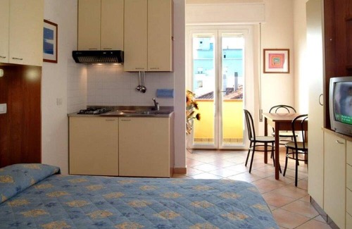 Viserba Apartment | Ideal Oceanfront Apartment with A/C, Balcony & WIFI