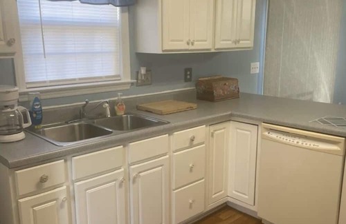 Wendell House | Inviting UNC/Duke House with Pool, Spa & Breakfast Included