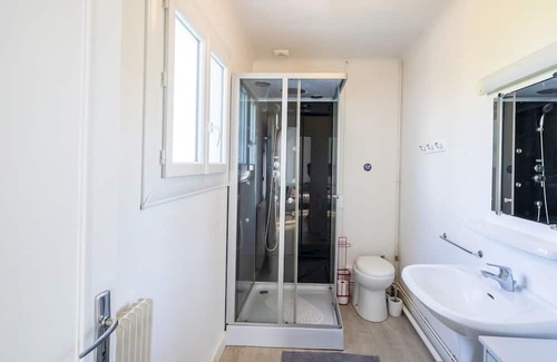 Yzosse House | Cozy Detached House with Private Garden & Wi-Fi Access
