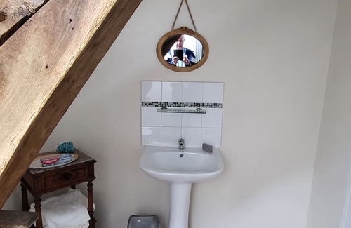Bersac-sur-Rivalier Bed & Breakfast | Cozy Double Room with Garden View and Pool Access
