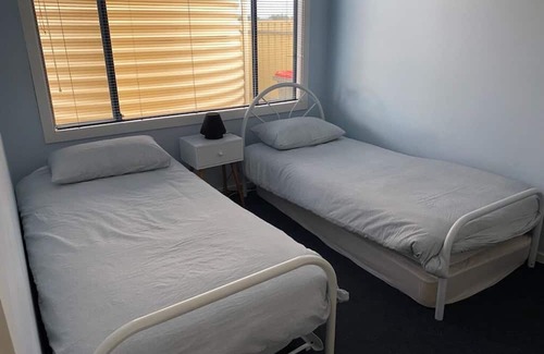 Wallaroo Plain House | Explore Osprey Too: Family-Friendly with Kitchen Amenities