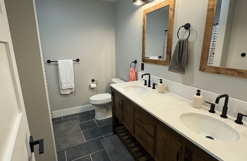 Granite Falls House | Lakefront Retreat: Pet Friendly with Pool and Kitchen!