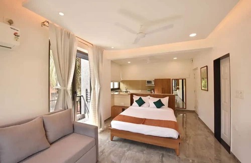 Alto de Porvorim Apartment | Cozy Studio Retreat in North Goa with Breakfast Included
