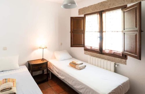 Robledo de Chavela House | Scenic Villa with Pool and Mountain Views Awaiting You