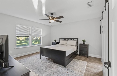 Melrose House | Relaxing Retreat at Sante Fe Canal Home for Families