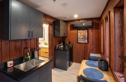 Brevard Cottage | Unique Glamping Experience at Hellbender Treehouse, Brevard