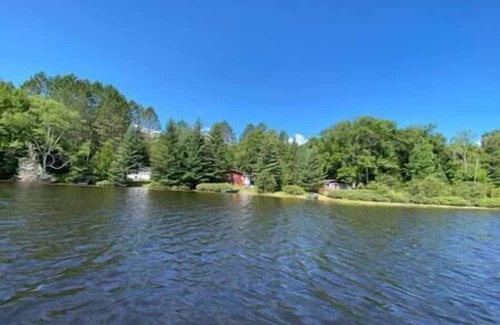 Nominingue House | Cozy Retreat at Hôtel à la Maison - Caban Lac Noir 7