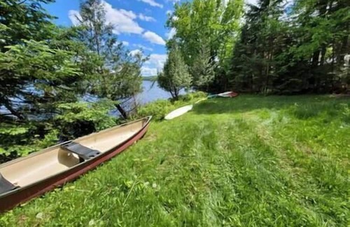 Nominingue House | Cozy Retreat at Hôtel à la Maison - Caban Lac Noir 6