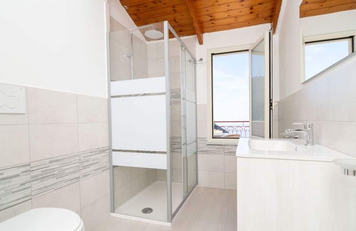 Termini Apartment | Inviting Apartment with Ocean View, Terrace and Free Parking