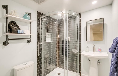 Seminary Hill House | Pet-Friendly Alexandria Escape with Yard Near Washington, DC