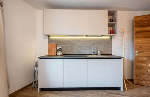 Prali Apartment | Cozy Apartment for 6 with Balcony, WIFI & Parking Options