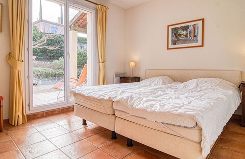 Nans-les-Pins Apartment | Beautiful apartment for 6 people with WIFI, pool, TV, terrace and parking