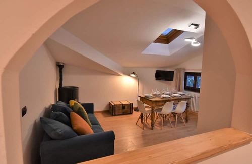 Campodolcino Apartment | Cozy Apartment for 6 with Balcony and Free WIFI