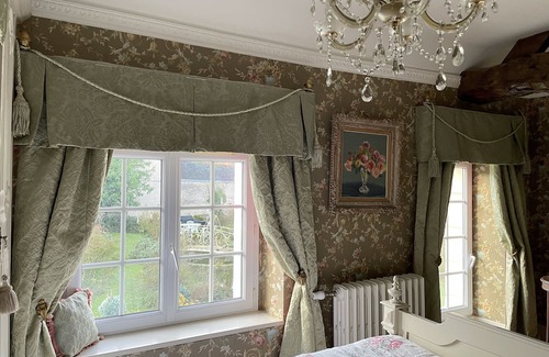 Nueil-sur-Layon Bed & Breakfast | Enchanting Room in a Lush 1500m² Garden Oasis