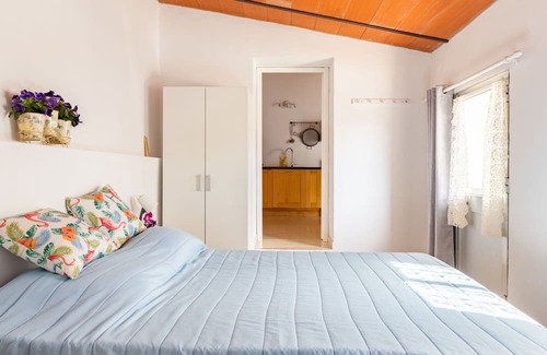 Pias House | Inviting villa for 6 with WIFI, TV, and patio access