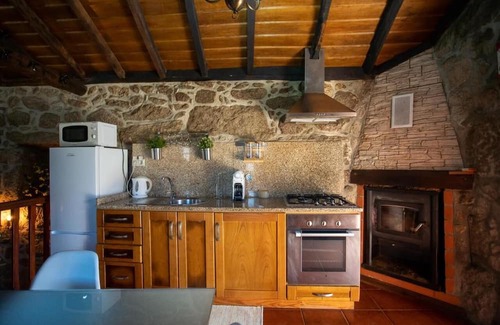Lindoso Apartment | Mountain View Apartment 'Casa Do Charco' with Free Wi-Fi