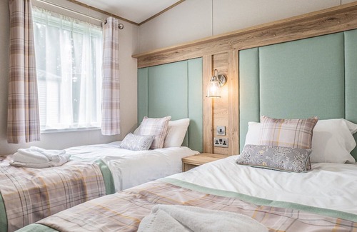 Kelso Apartment | Indulge in Grand Platinum Caravans with Family-Friendly Amenities