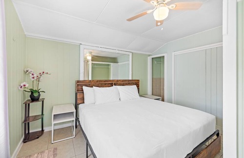 McCully - Moiliili House | Cozy 1BR/1BA Hawaiian Hideaway - Ideal for Couples, Near Top Attractions