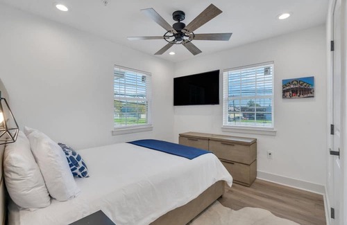 Tulane - Gravier House | Cozy 3BR, 2BA Retreat in NOLA - Ideal for Families