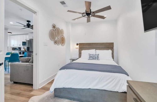 Tulane - Gravier House | Cozy 3BR, 2BA Retreat in NOLA - Ideal for Families