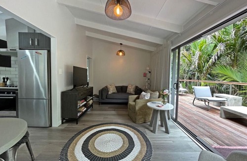 Onetangi Cottage | Experience the Beauty of Waiheke Island with Ocean Views
