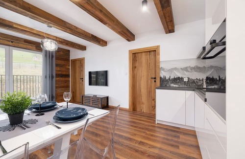Wisla Apartment | Charming Góralski Style Apartment with Balcony in Wisła