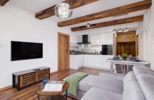 Wisla Apartment | Charming Góralski Style Apartment with Balcony in Wisła