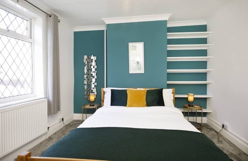 Malton House | Pet-Friendly 2-Bed Retreat in Norton for Family Getaways