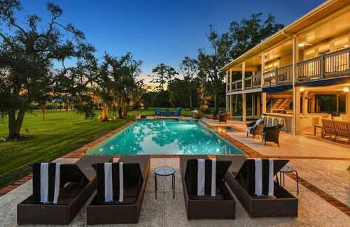 Shoreline Park House | Elegant Bayou Home with Pool and Tennis Court Access