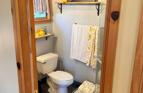 Points Cabin | Escape to Comfort: Family-Friendly Getaway Awaits