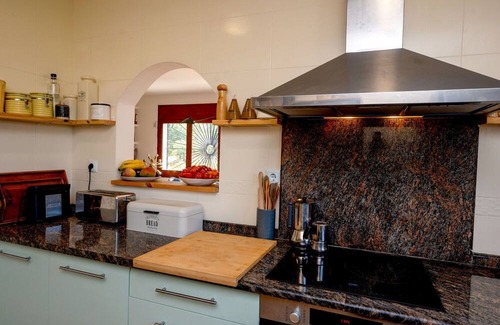Mas Altaba House | Inviting Private Villa for 8 with Pool and Modern Amenities