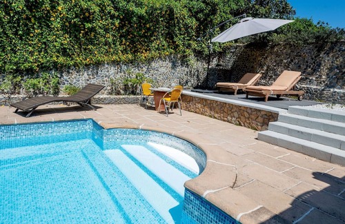 Mas Altaba House | Inviting Private Villa for 8 with Pool and Modern Amenities