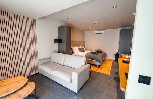 Ronse Hotel | Inviting Stay at Mezza Notte with Family-Friendly Amenities