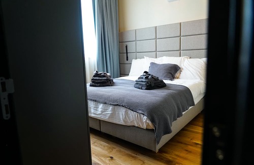 Ronse Hotel | Inviting Stay at Mezza Notte with Family-Friendly Amenities